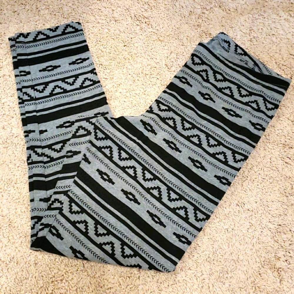 Old Navy Aztec print leggings